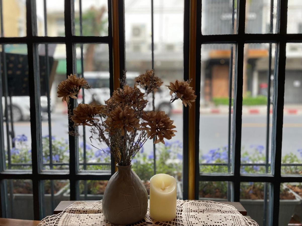 Central Old Town Cottage Bangkok Eksteriør bilde